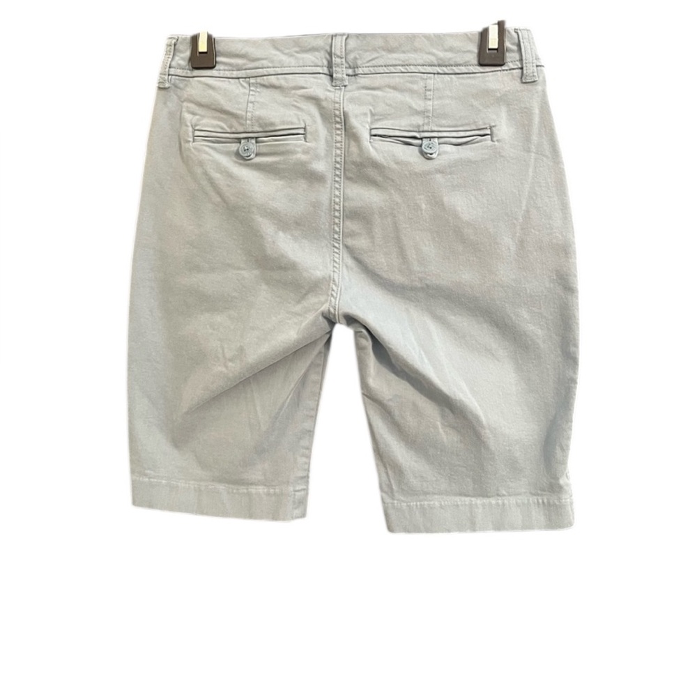 Liverpool Women's Light Blue-Gray Pond Blue Shorts. Women’s Size 2. - Picture 2 of 7